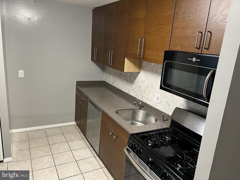 Building Photo - 8671 Greenbelt Rd