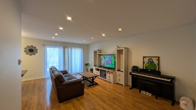 Building Photo - 636 Pintail St