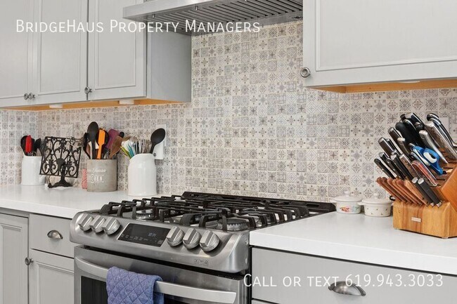 Building Photo - 10252 Oak Spur Way