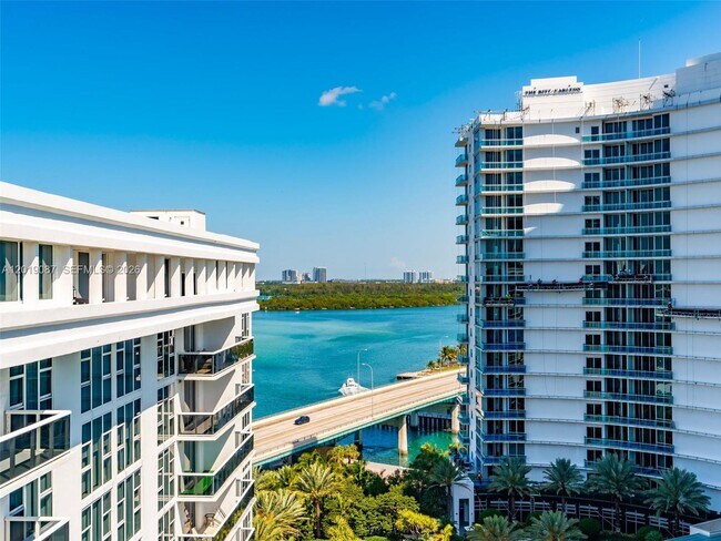 Building Photo - 10275 Collins Ave