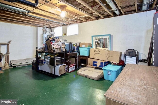 Building Photo - 134 Oak Tree Ln