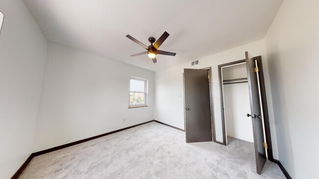 Building Photo - Parma - Ridgewood Lofts - 2 Bedroom - 1 Bath