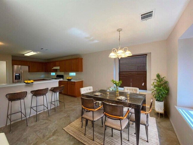 Building Photo - 145 Strawn