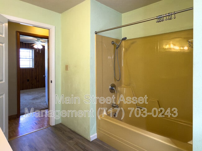 Building Photo - 735 Yellow Hill Rd