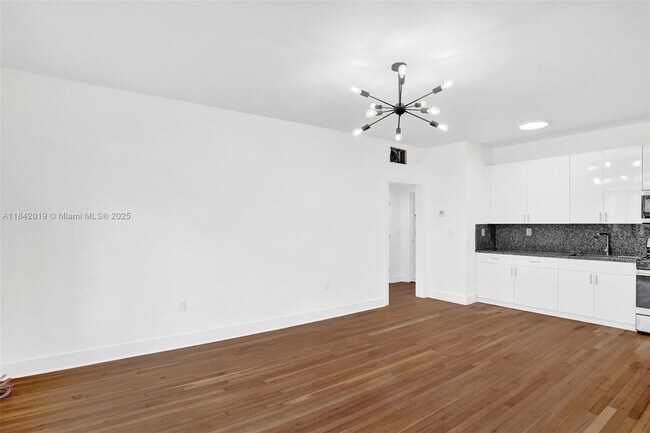 Building Photo - 1656 Polk St