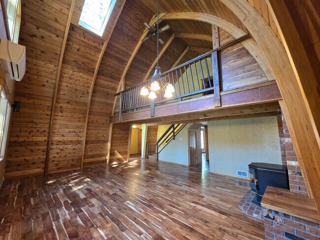 Building Photo - Live in Beautiful Tollgate and Minutes fro...