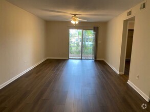 Building Photo - 3/2.5 Recently updated townhouse close to ...