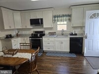 Building Photo - 1358 Graves Mill Rd