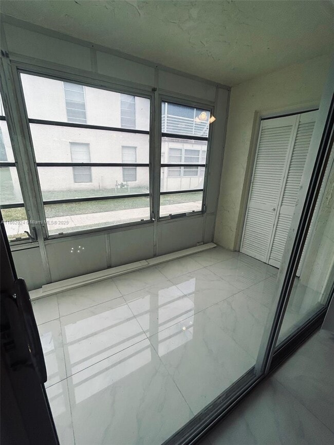 Building Photo - 394 N Laurel Dr