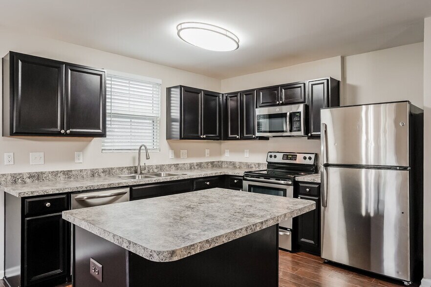 Building Photo - 281 Fieldspar Ln