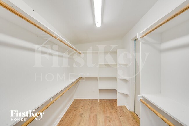 Building Photo - 11923 S Red Cedar Cir