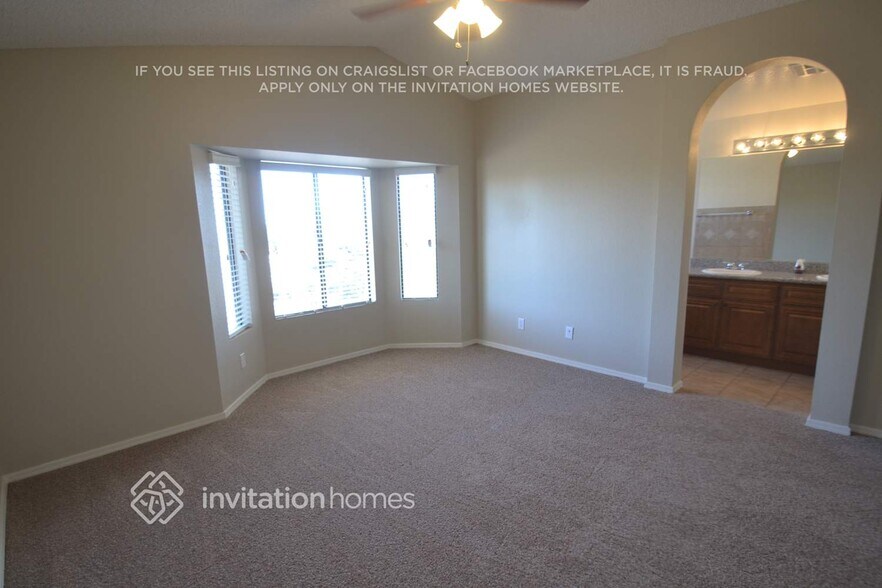Building Photo - 13817 S 36th Way