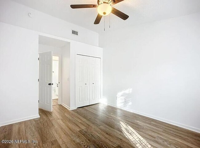 Building Photo - 13715 Richmond Park Dr N