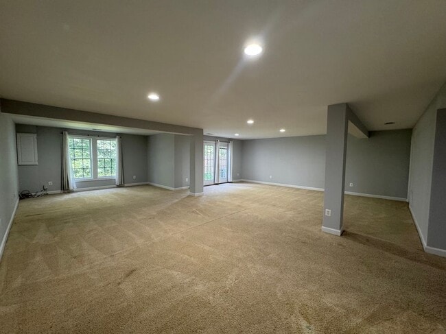 Building Photo - 15028 Gaffney Cir