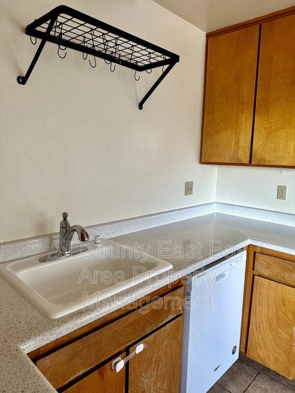 Building Photo - 611 Lexington Ave