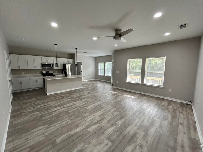 Building Photo - 6737 Sarah Ann Way