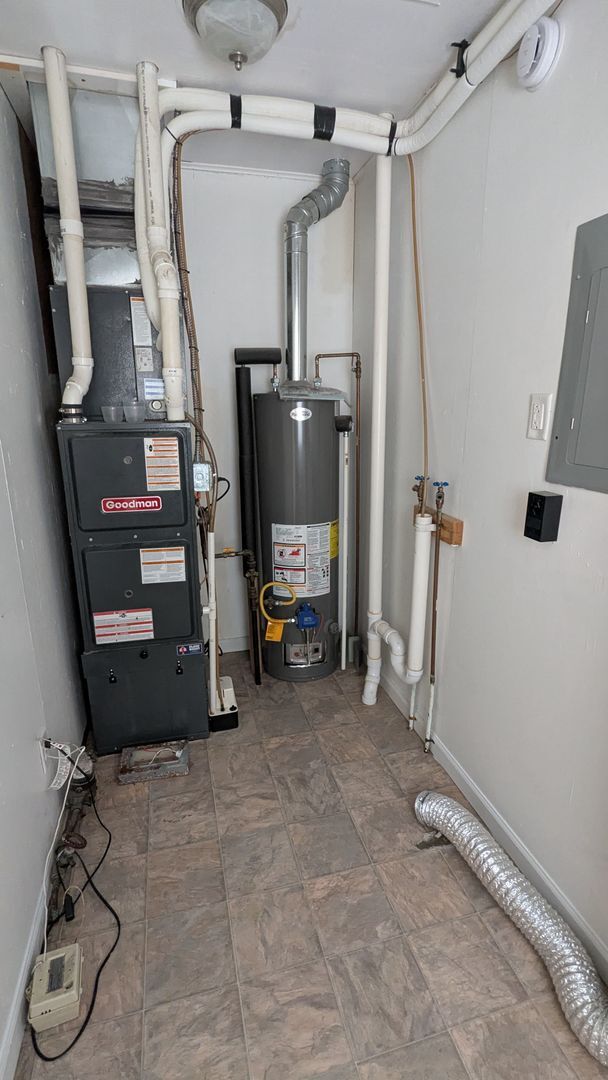 Building Photo - House with garage near Lake Manawa