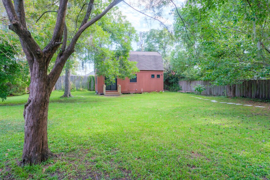 Exterior - 10 Linden Dr