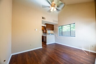 Building Photo - 601 Nelray