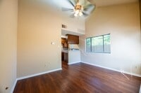 Building Photo - 601 Nelray