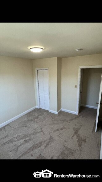 Building Photo - 10 Enjay Ave