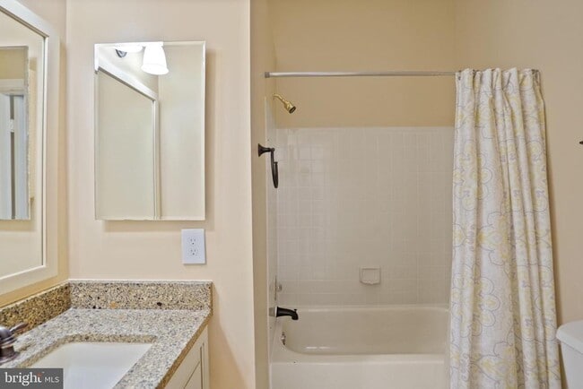 Building Photo - 3915 Green Look Ct