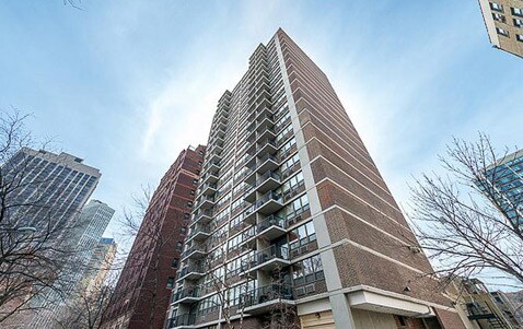 Building Photo - 2740 N Pine Grove Ave