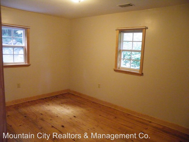 Building Photo - 1 br, 1 bath House - 21963 River Canyon Rd