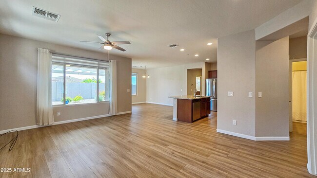 Building Photo - 17951 W Deer Creek Rd