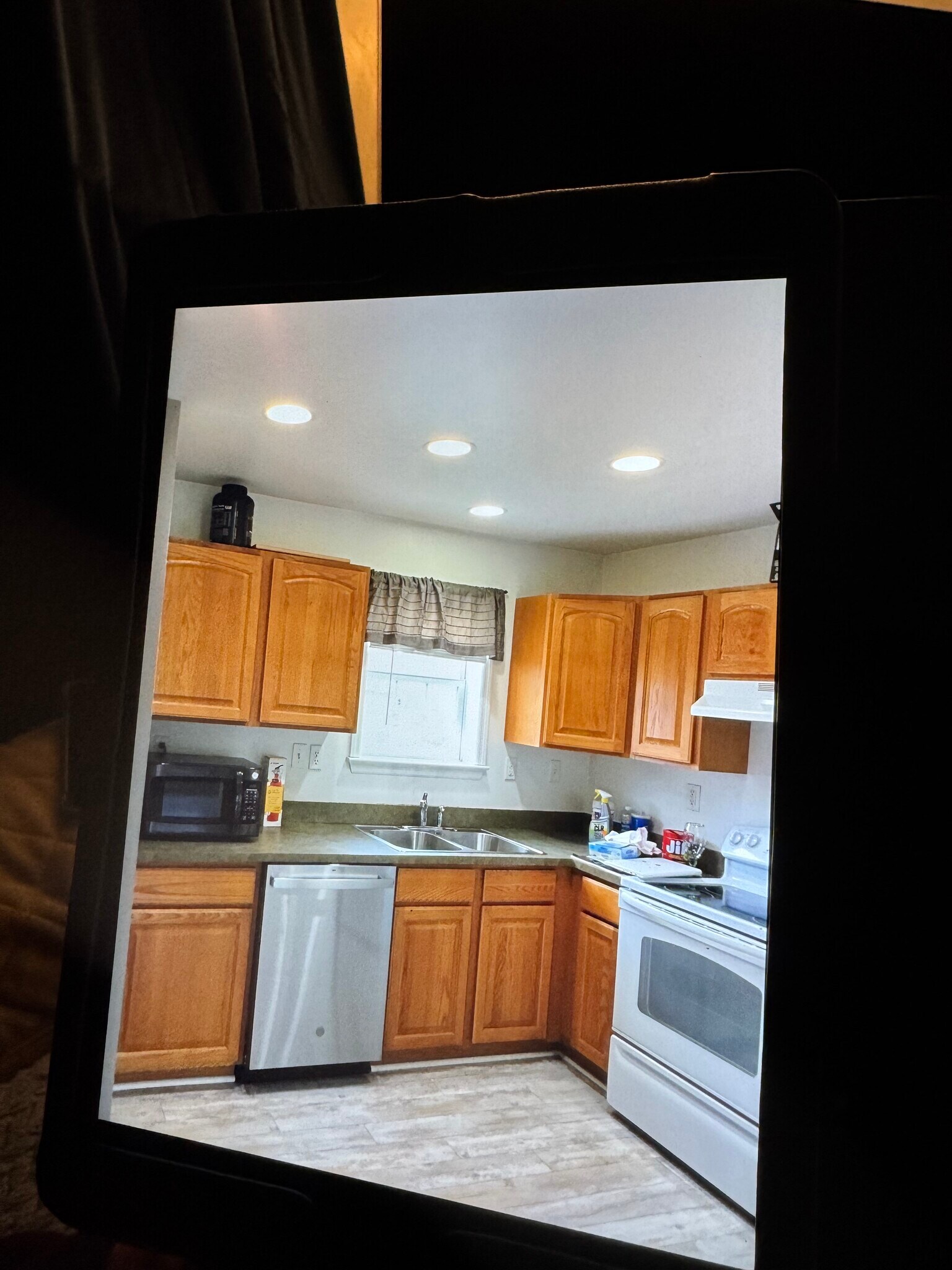 Building Photo - 75 S Maiden St