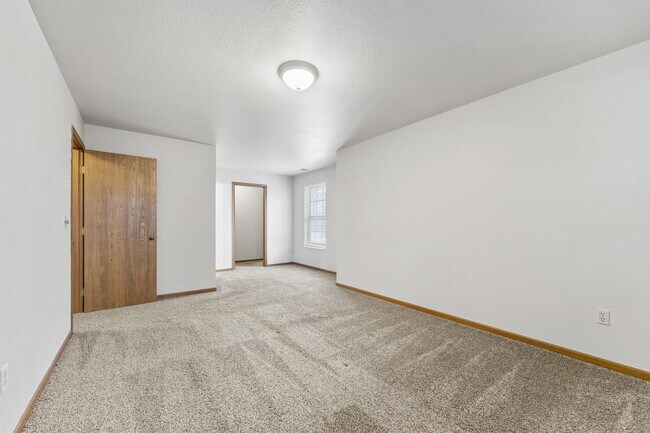 Building Photo - 2102 Stirrup Ln