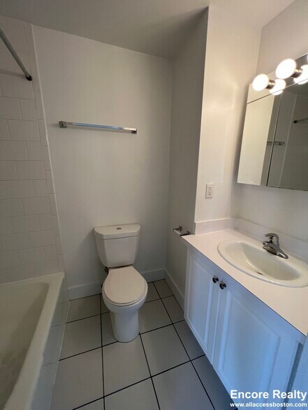 Building Photo - 3 Langdon St