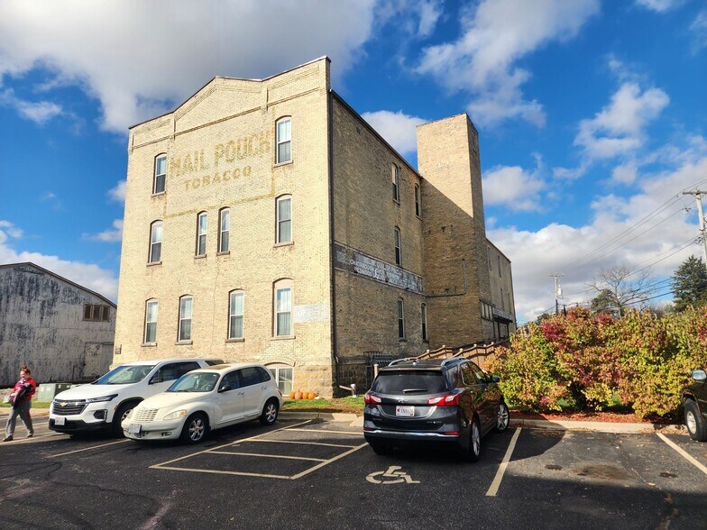 Building Photo - Tobacco Row Lofts and Townhomes