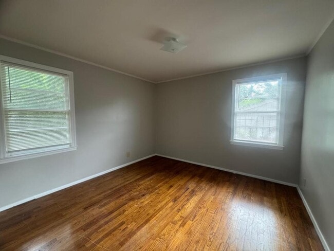 Building Photo - 3515 Greenbriar Rd