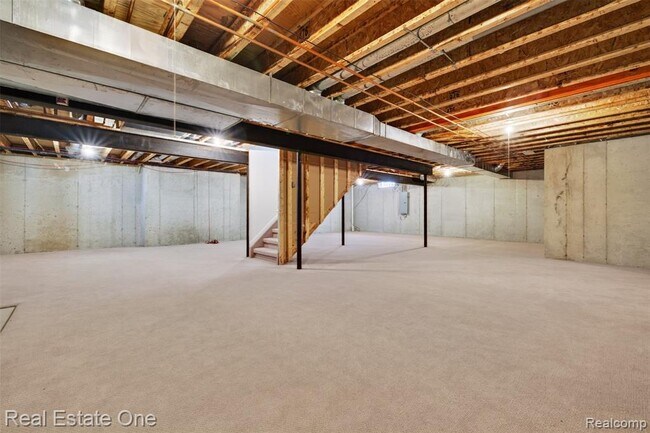 Building Photo - 699 Bay Pointe Dr