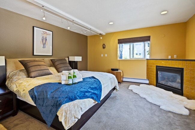 Building Photo - 617 N Street