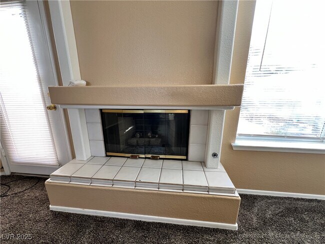 Building Photo - 1605 Los Alamos Dr