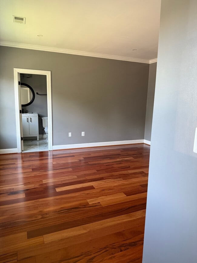 Building Photo - 4703 Kellogg Dr