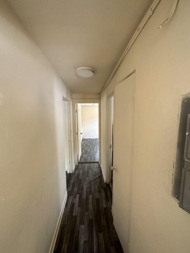 Building Photo - 1439 Grothe St