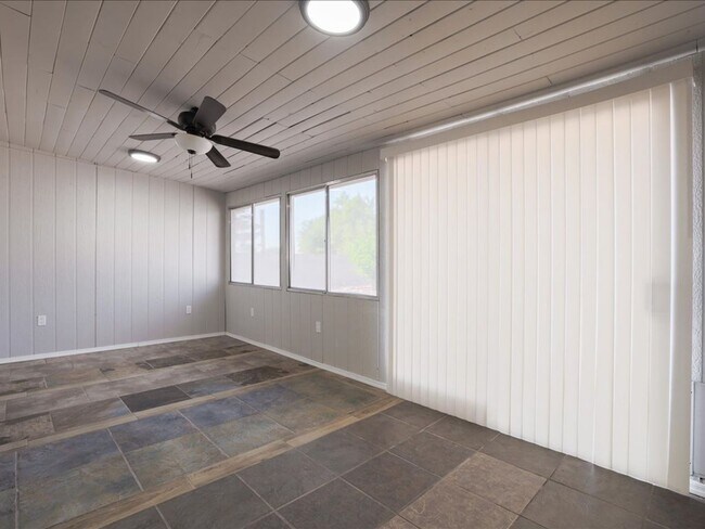 Building Photo - Spacious 4 Bedroom 2 Bathroom home with Private Pool & Arizona Room!