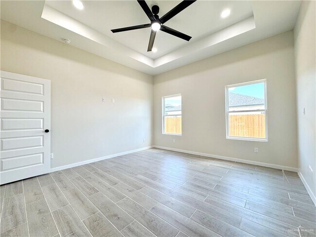 Building Photo - 32 Durango Dr