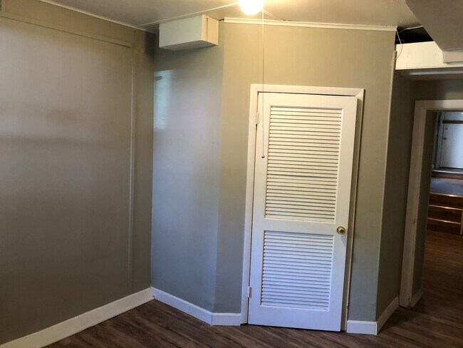 Building Photo - Benton Park West 3bd/1ba Single Family Home