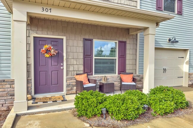 Building Photo - Beautiful 4BR Townhome in Mauldin - Whispe...