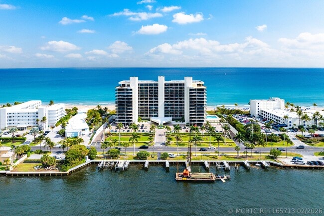 Building Photo - 2727 S Ocean Blvd