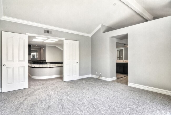 Building Photo - 79 Encantado Canyon