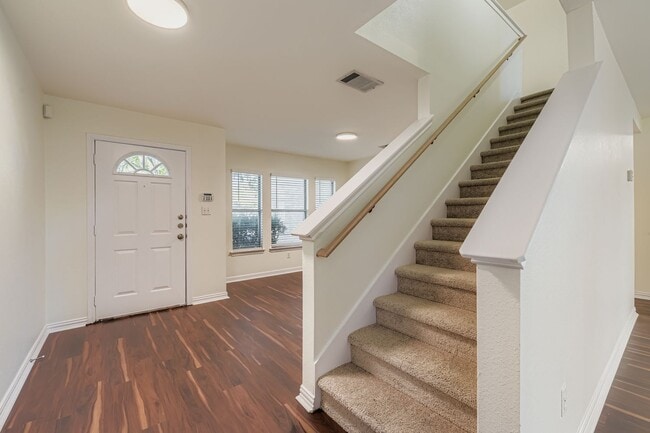 Building Photo - 8046 Thaxton Rd