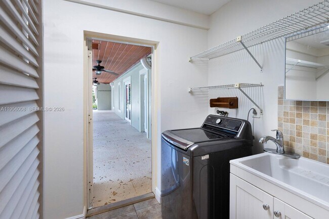 Building Photo - 6551 SW 126th St