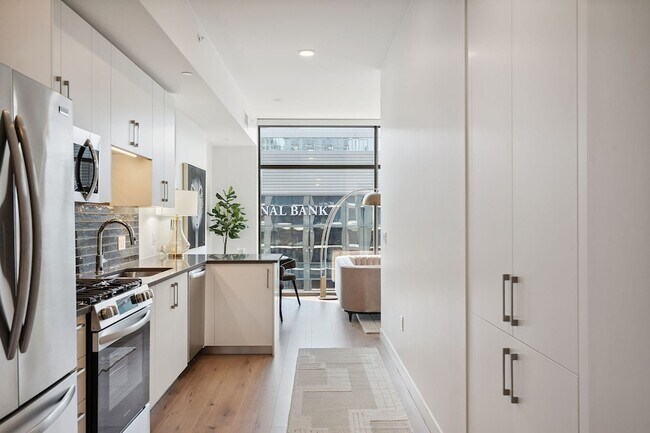 Building Photo - 1212 Demonbreun St