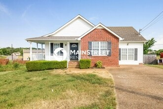 Building Photo - 3 Bedroom Pet-Friendly Home in La Vergne, TN with Main Street Renewal
