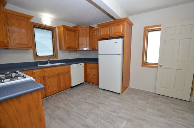 Building Photo - 1350 Elder Ln